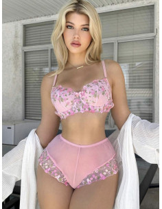 Set de lencería con bordado...