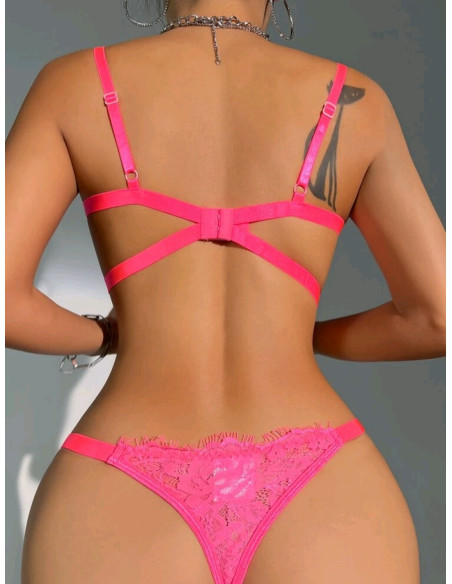 Set de lencería con encaje floral