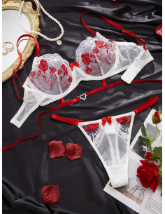 Set de lencería con bordado floral de malla con aro