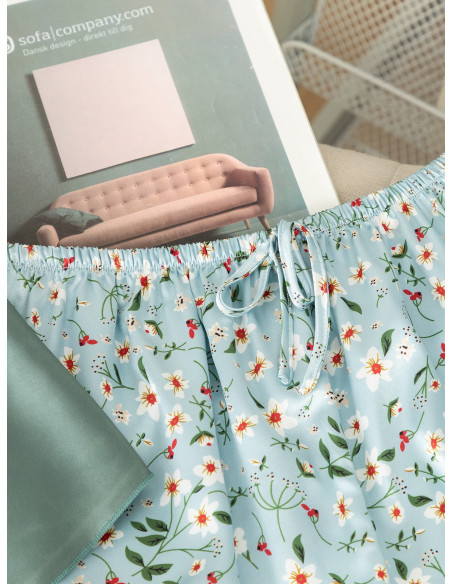 Conjunto de pijama con estampado floral con diseño de encaje con cordón delantero de satén Conjunto de pijama con estampado floral con diseño de encaje con cordón delantero de satén