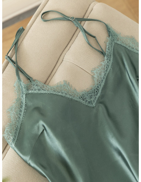 Conjunto de pijama con estampado floral con diseño de encaje con cordón delantero de satén Conjunto de pijama con estampado floral con diseño de encaje con cordón delantero de satén