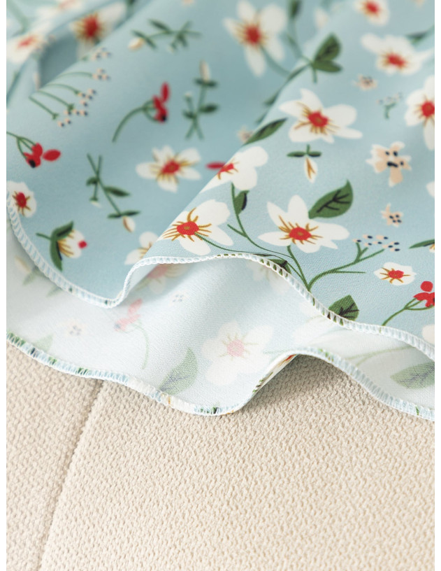 Conjunto de pijama con estampado floral con diseño de encaje con cordón delantero de satén Conjunto de pijama con estampado floral con diseño de encaje con cordón delantero de satén