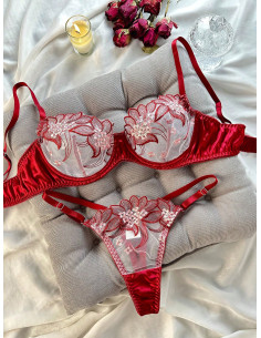 Set de lencería con bordado floral de malla con aro 2