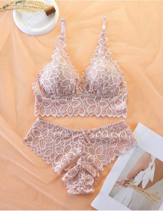 Conjunto de encaje bralette + Panties