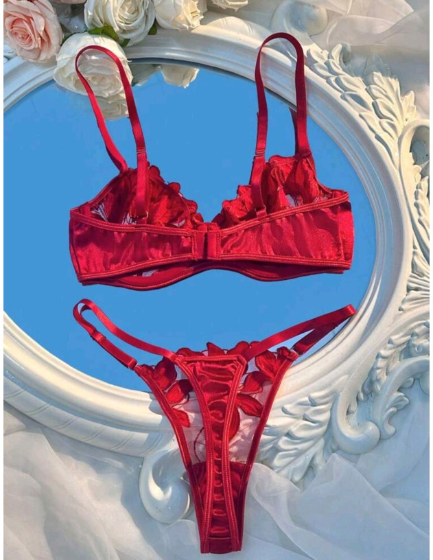 Set de lencería satén bordado con...