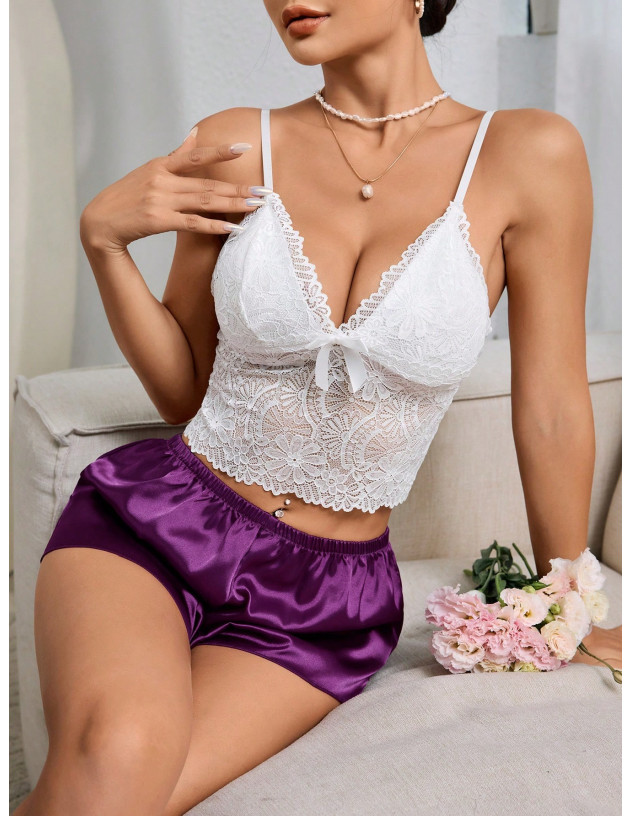 Conjunto de pijama para mujer con camisola decorada con encaje y pantalón corto de unicolor