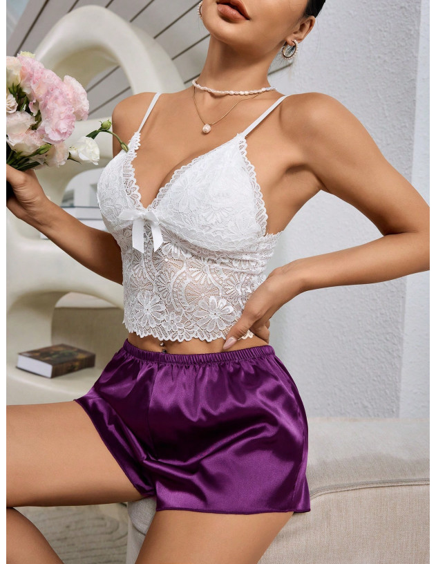 Conjunto de pijama para mujer con camisola decorada con encaje y pantalón corto de unicolor