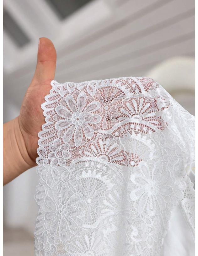 Conjunto de pijama para mujer con camisola decorada con encaje y pantalón corto de unicolor