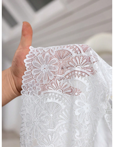 Conjunto de pijama para mujer con camisola decorada con encaje y pantalón corto de unicolor