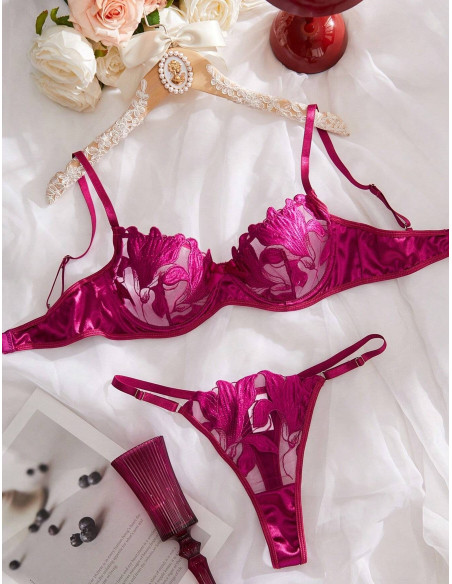 Set de lencería satén bordado con malla y varilla