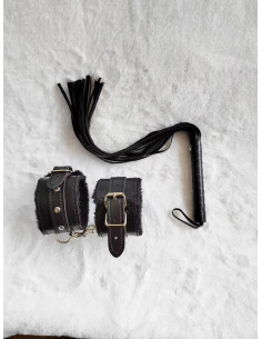 Set de látigo y esposas 2