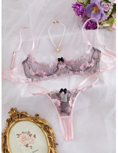 Set de lencería con abertura