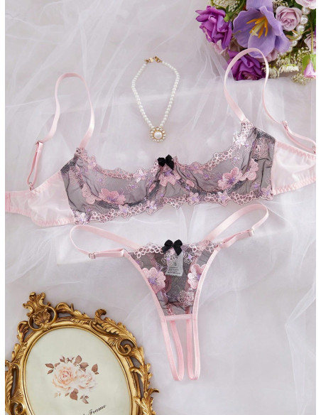 Set de lencería con abertura