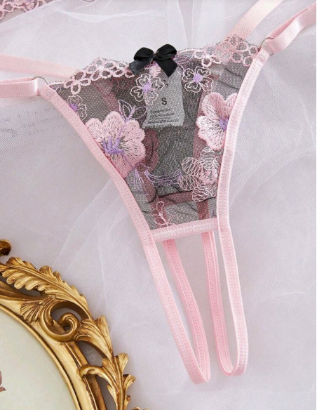 Set de lencería con abertura